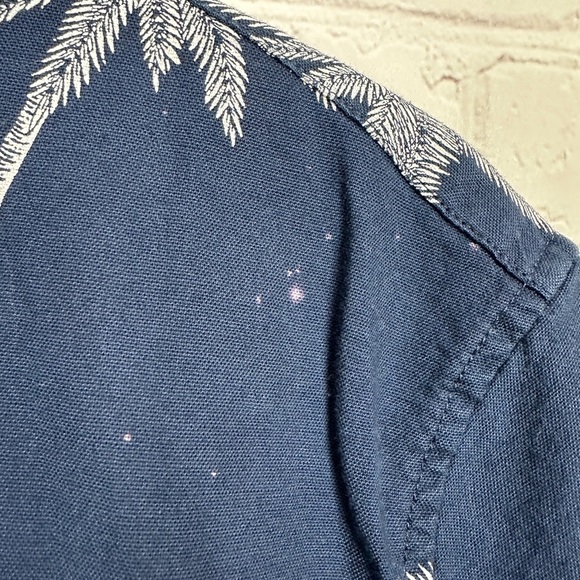 Gap standard fit short sleeve button up palm tree fit navy blue shirt, sz S - Picture 3 of 7